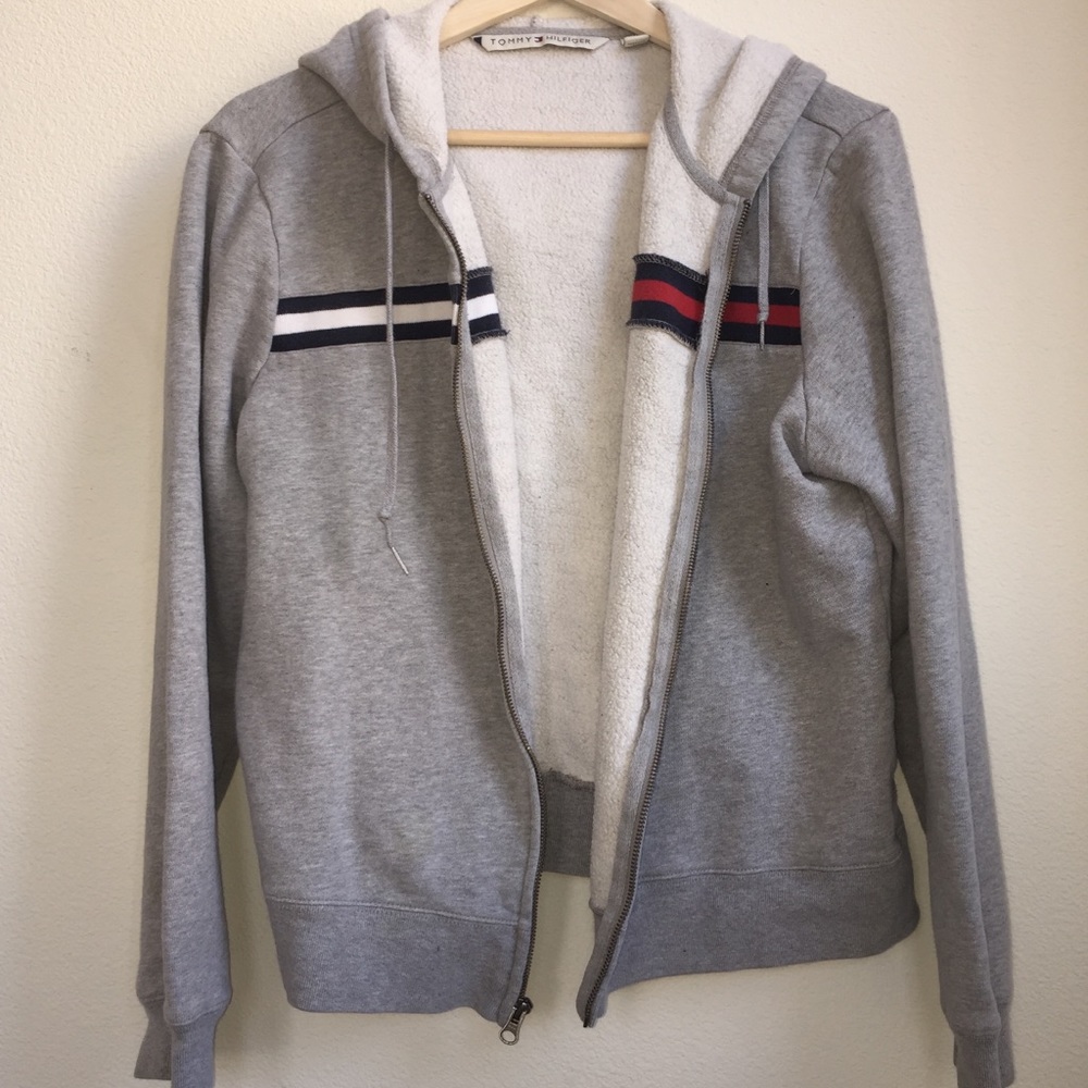 Tommy Hilfiger Logo Sweater - Picture 2 of 4